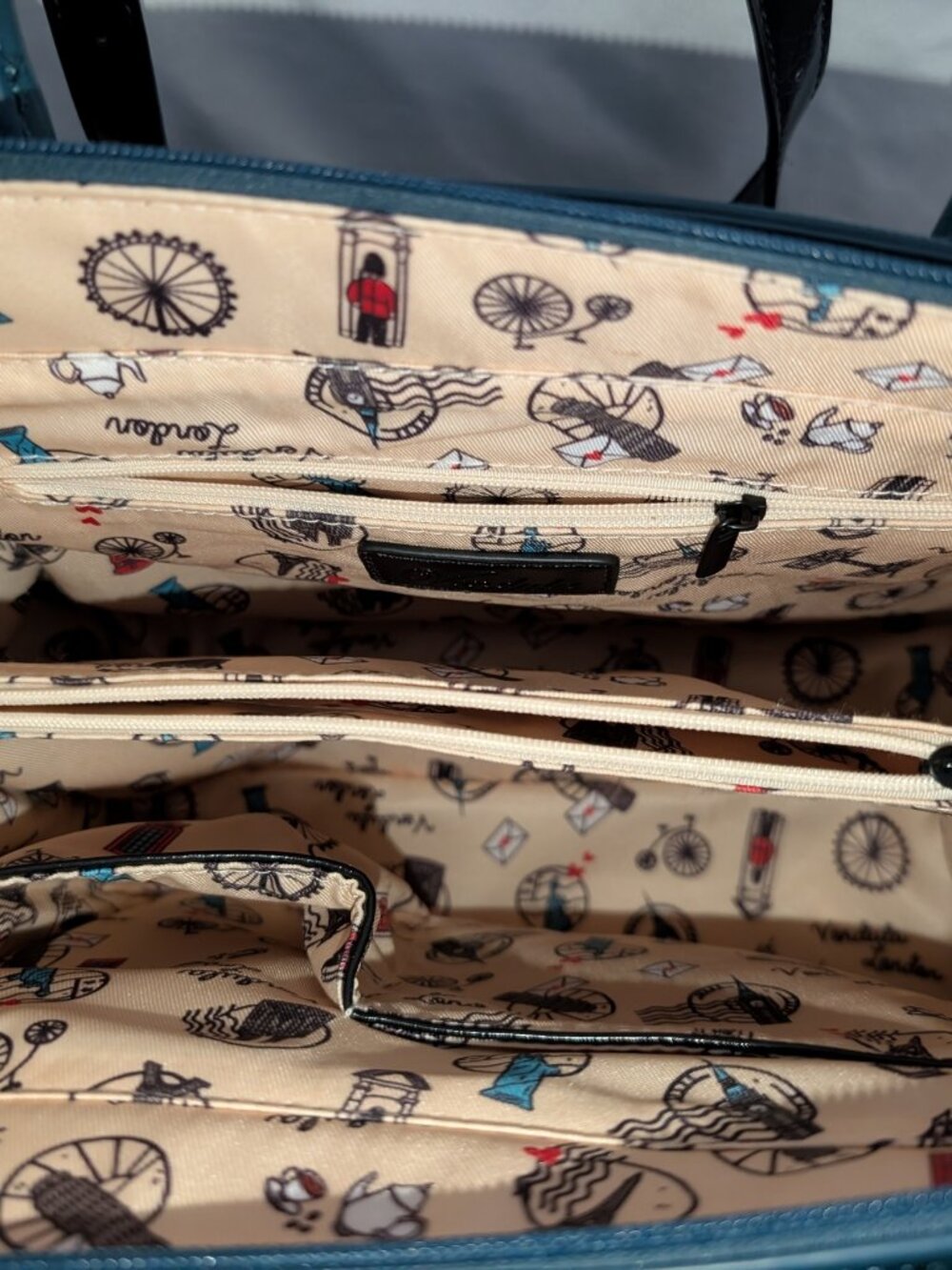 Vendula London, Between the Covers Bookbinders Harriet Backpack Vegan leather. - Picture 9 of 11
